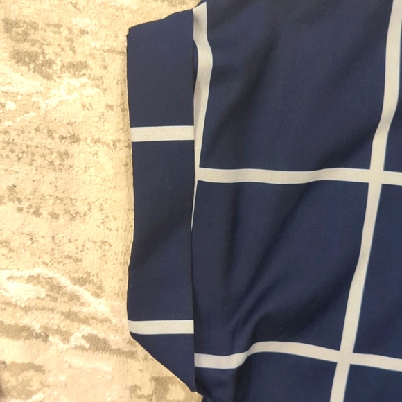 SHEIN Grid Print Short Sleeve Top - Picture 3 of 4